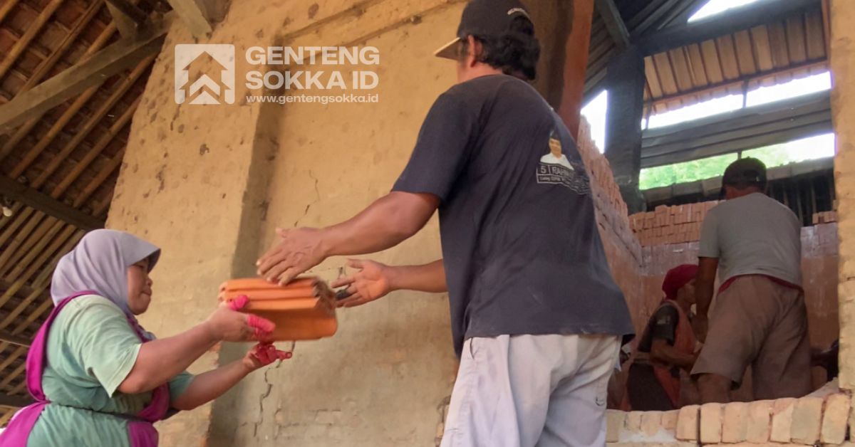 Mengenal Gentengisasi, Program Ganti Atap Seng Menjadi Genteng